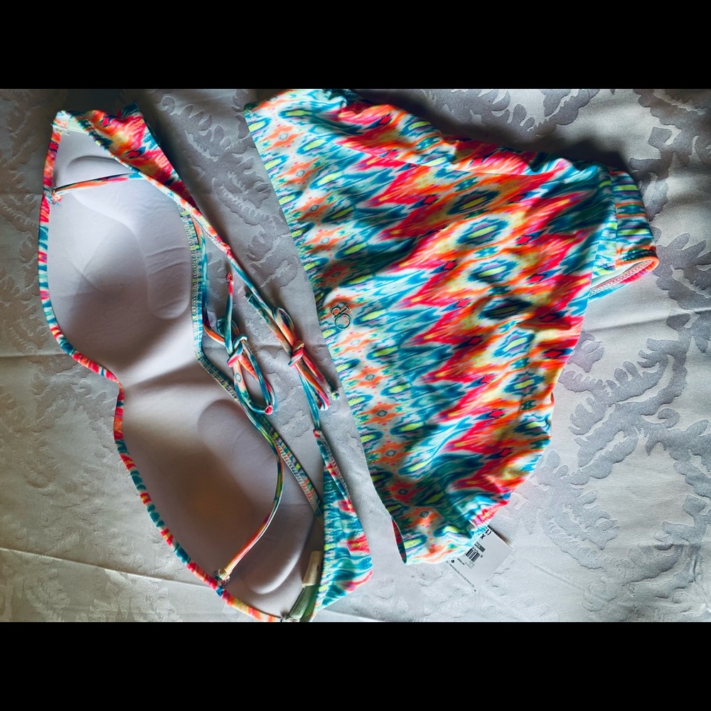 Bikini Set - Picture 4 of 5